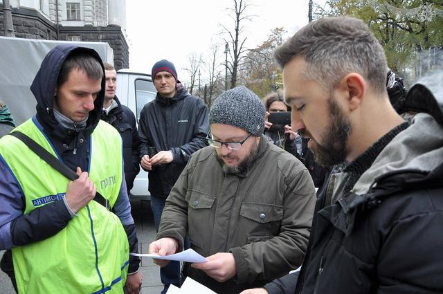 "Трава може рятувати": у Києві пройшов "Конопляний марш". Опубліковані фото і відео