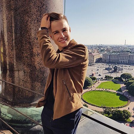 Полицейский-хипстер с кукольным лицом переполошил Instagram