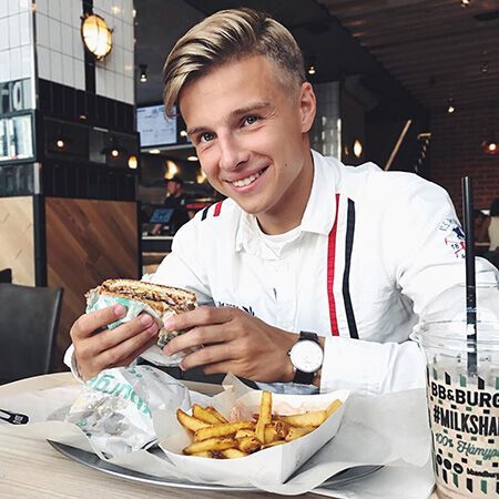 Полицейский-хипстер с кукольным лицом переполошил Instagram