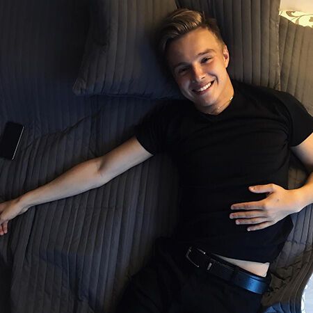 Полицейский-хипстер с кукольным лицом переполошил Instagram