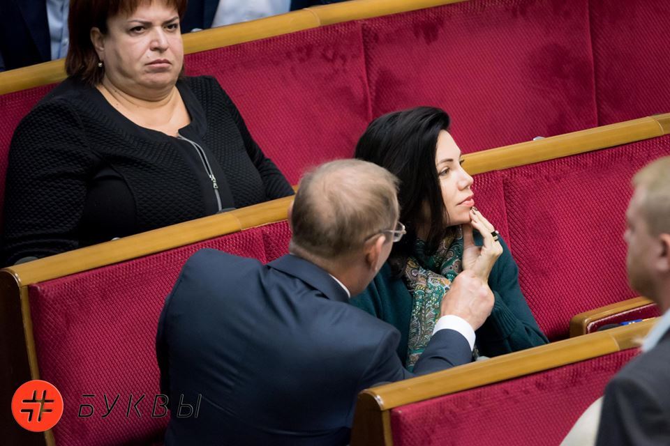 Усміхайтеся, вас знімають! Із грозою журналістів у Раді трапився конфуз