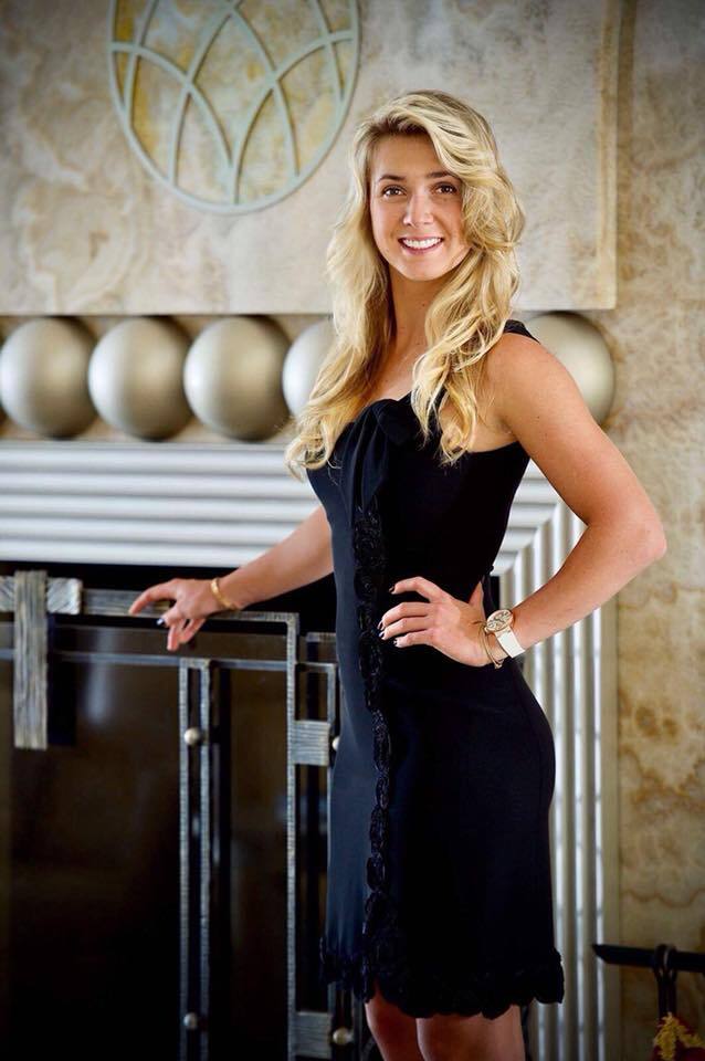 Одна з кращих тенісисток світу в чарівній сукні підтримала футболістів збірної України