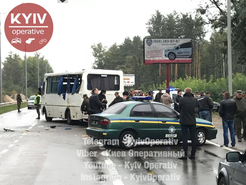 Смертельна ДТП на Київщині: маршрутка зіткнулася з автобусом Нацгвардії