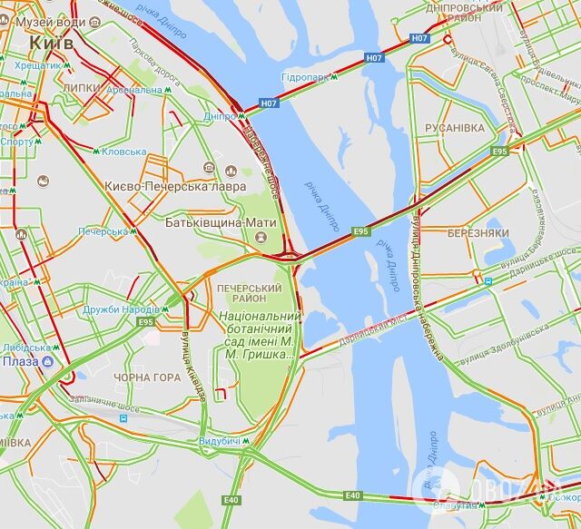 Киев застрял в огромных пробках: остановились мосты и центр города (карта)