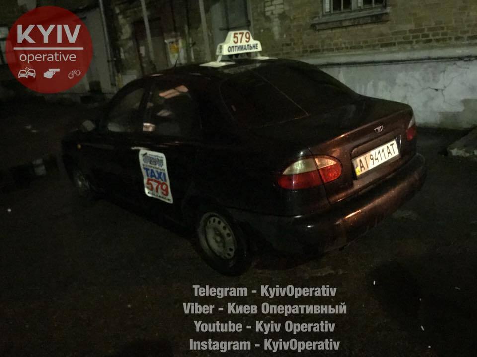 Пытался съесть ключи от авто: в Киеве поймали пьяного таксиста