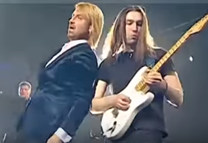 Гитарист украинского "короля поп-музыки" шокировал зрителей "Х-Фактора"