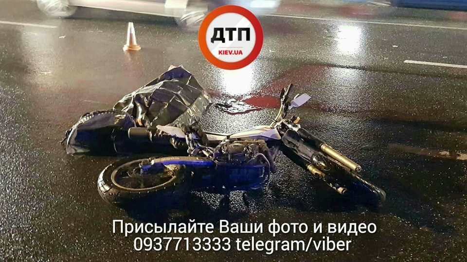 Смертельное ДТП в Киеве: самосвал раздавил мотоциклиста