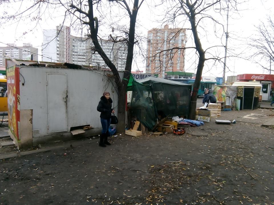 Бегают крысы, воняет мочой: киевляне показали жуткое место в столице