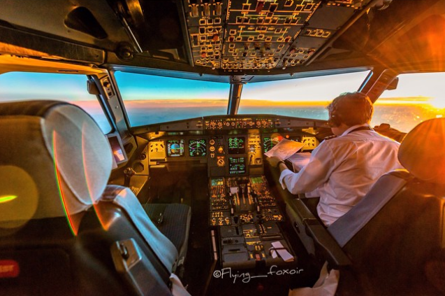 Небо з кабіни: популярний у мережі пілот поділився приголомшливими фото