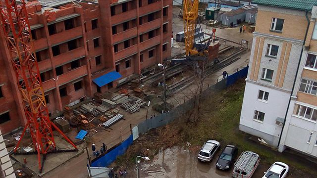 В российском Саранске рухнула часть 10-этажного новостроя: есть жертвы