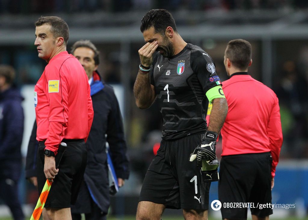 Легенда сборной Италии разрыдался, объявив о завершении карьеры: опубликованы трогательные фото