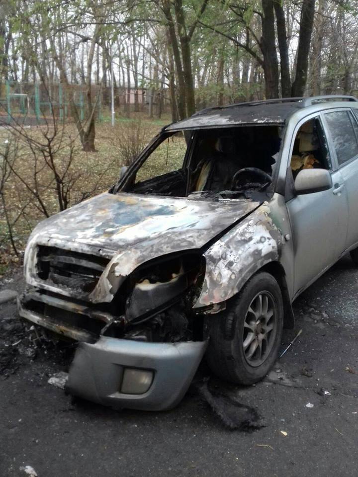 У Києві спалили кілька авто