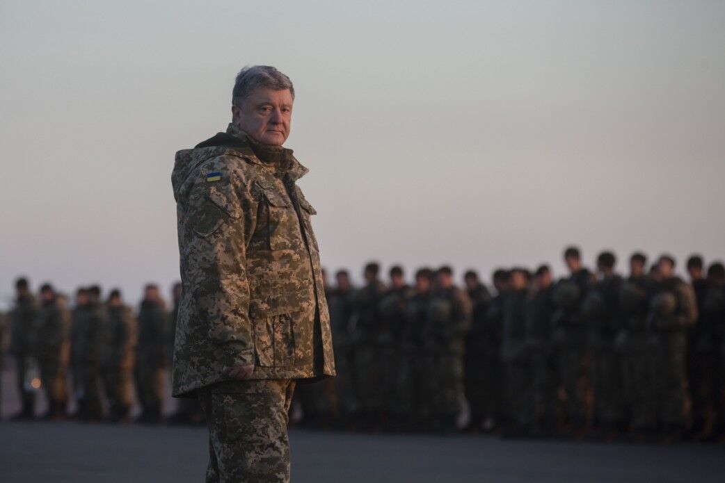 "Непереможний бойовий дух і сміливість": Порошенко привітав морських піхотинців України зі святом