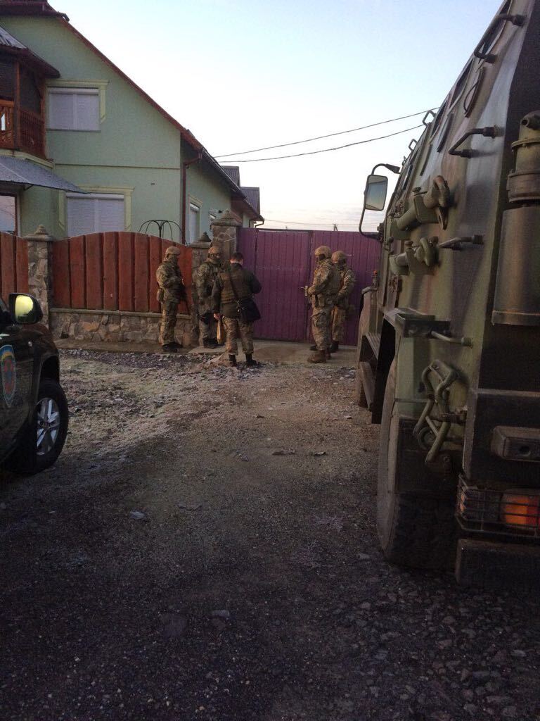 Масштабна спецоперація силовиків на Закарпатті: затримано власника "приватного кордону"