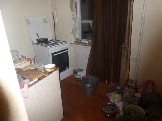 Начал разлагаться: в Киеве женщина месяц прятала труп матери