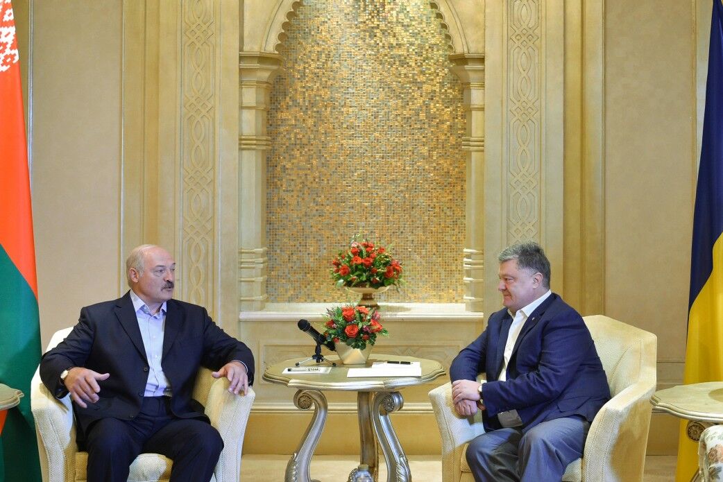 Розмова без краваток: Порошенко провів переговори з Лукашенком в ОАЕ