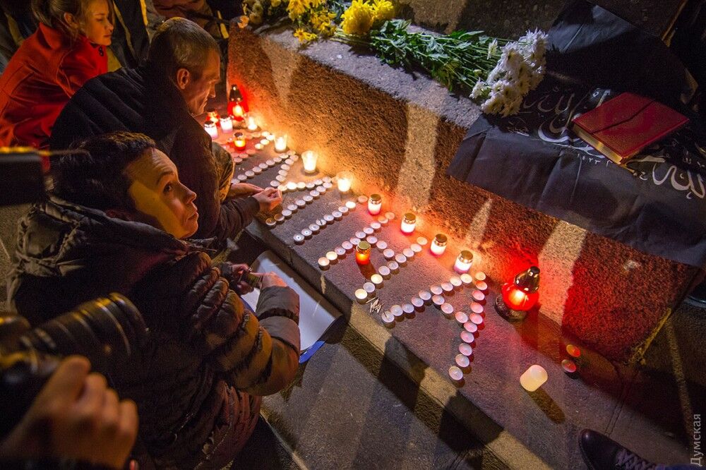 Смерть Аміни Окуевої: в Одесі вшанували пам'ять учасниці АТО