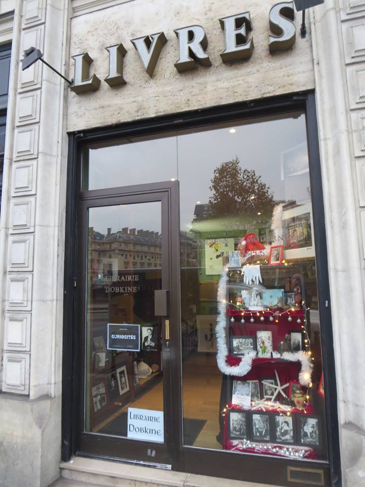 "Продают белые перчатки": в Париже нашли "книжный магазин Добкина"