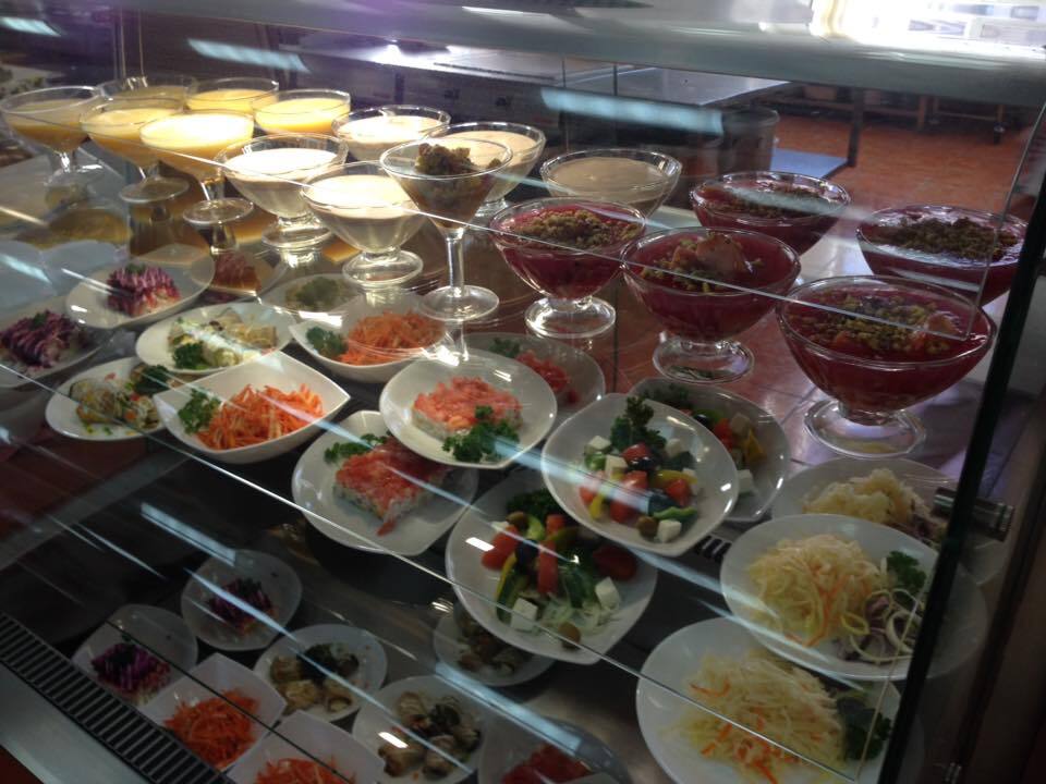 Вибір з 300 страв: в їдальні Ради розповіли, що найчастіше їдять нардепи