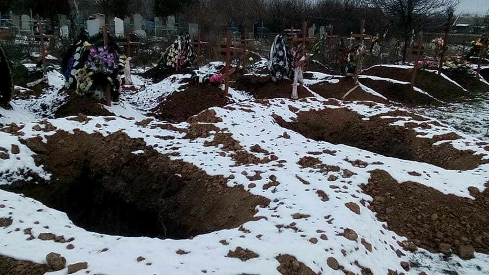 Участки на кладбище: на Запорожье возник скандал с землей АТОшникам