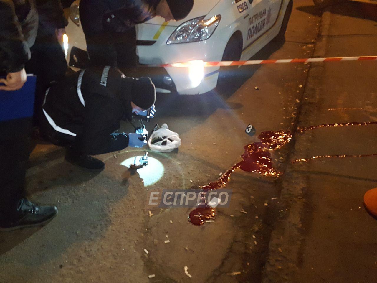 У Києві на зупинці застрелився чоловік »не європейської зовнішності"