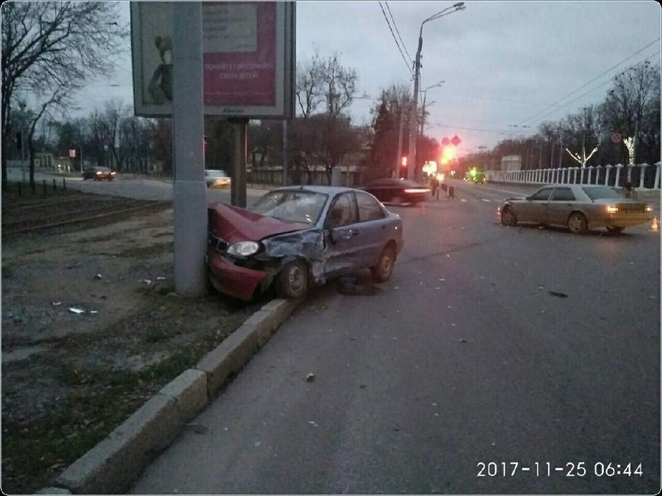 Жахливе ДТП під Харковом: автомобіль протаранив бус з пасажирами