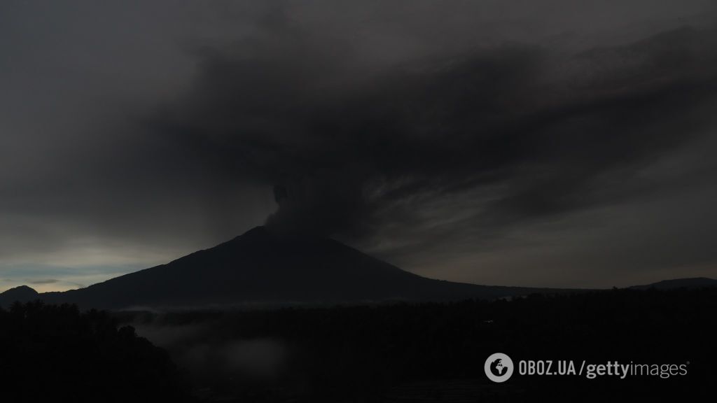 Извержение вулкана на Бали: что происходит на острове