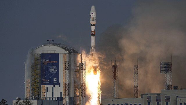 Запуск ракеты-носителя "Союз-2-1Б"