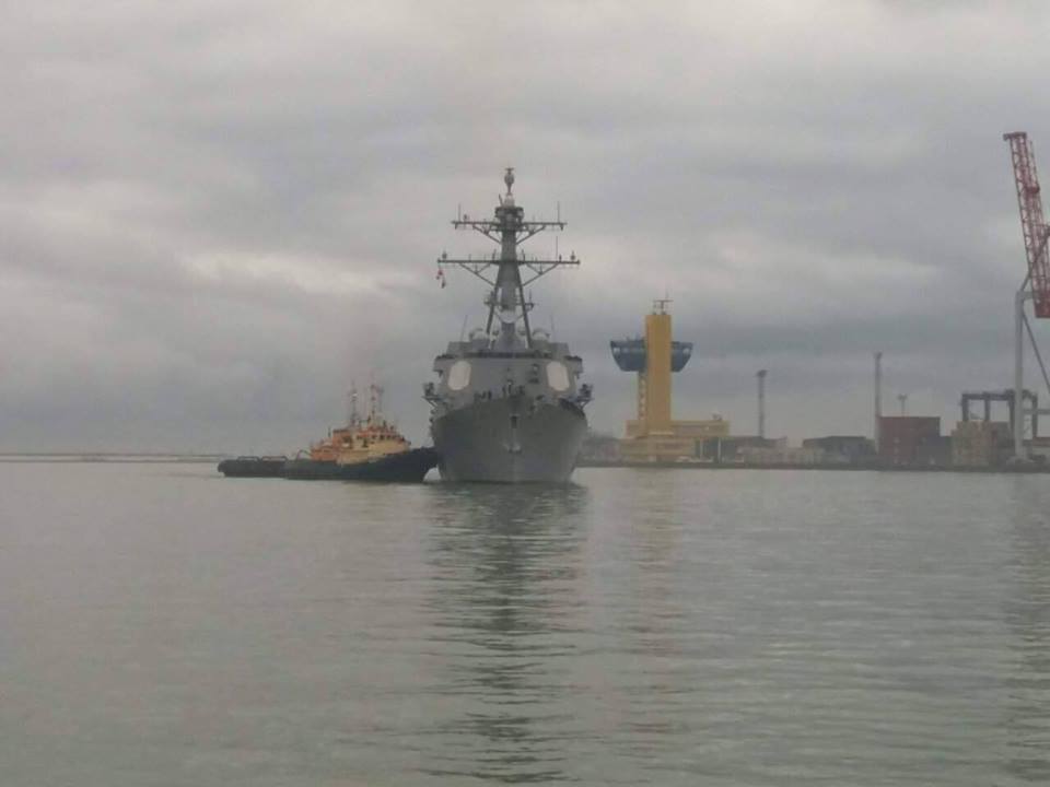 К берегам Украины прибыл вооруженный до зубов корабль НАТО: появились фото