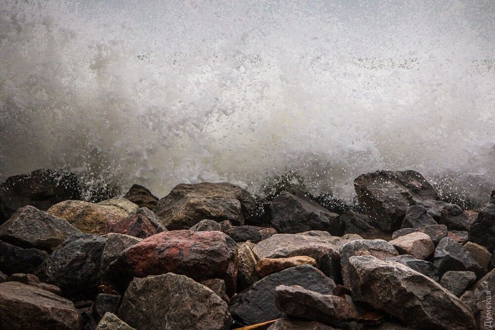 На Одесу налетів бурхливий шторм: дивовижні фото