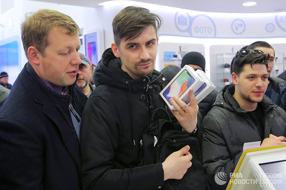 iPhone X: что творят в Москве из-за старта продаж смартфона