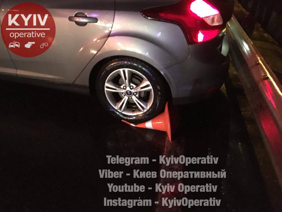 Пассажир вылетел из авто: в Киеве пьяный водитель устроил жуткое ДТП