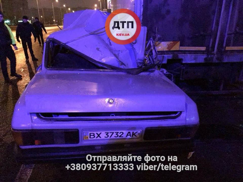 Пьяный кум приехал "спасать": в Киеве нетрезвый водитель устроил жесткое ДТП