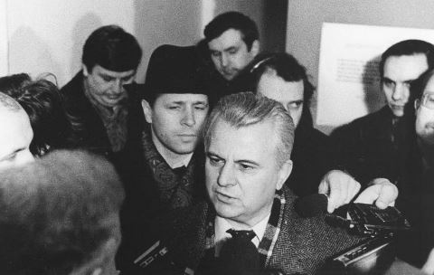 Леонид Кравчук на участке в день голосования
