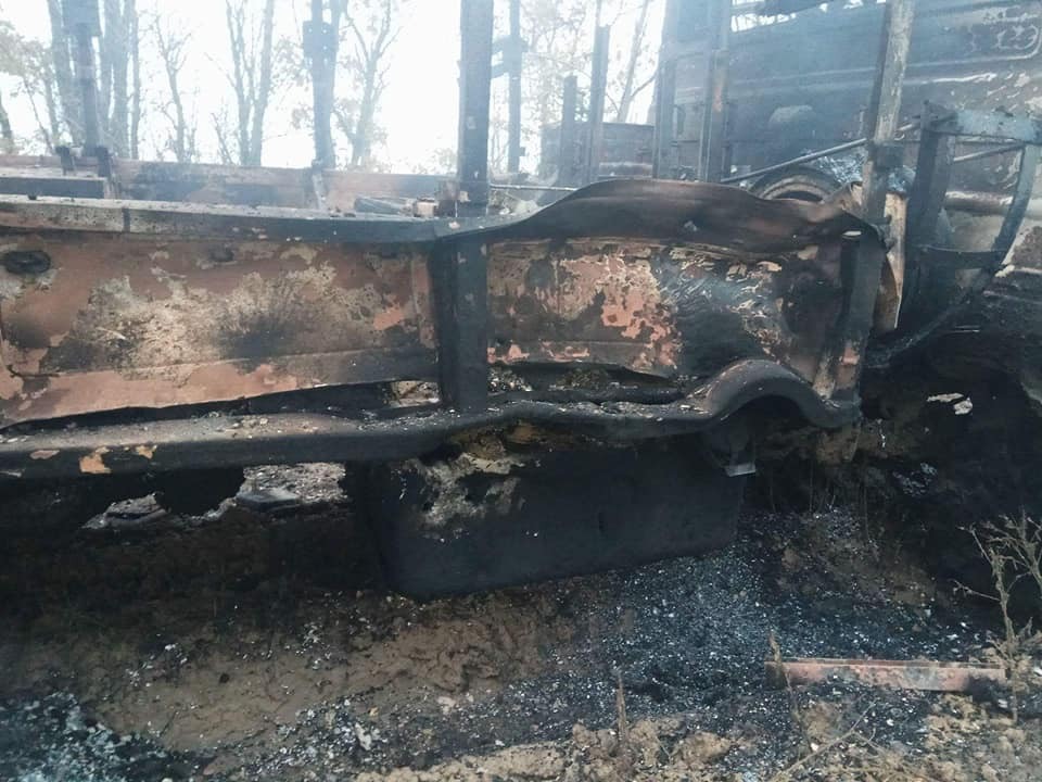 "Меткие, с*ка": террористы "ЛНР" подожгли грузовик с украинскими военными