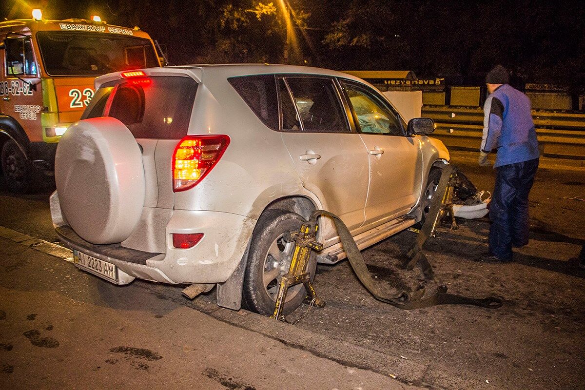 У Києві п'яний неповнолітній влаштував ДТП на авто батьків