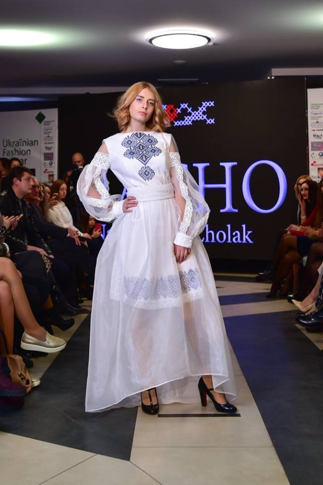 "Фешн базар": в сети жестко обстебали модный показ в Ужгороде