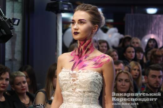 "Фешн базар": у мережі жорстко висміяли модний показ в Ужгороді