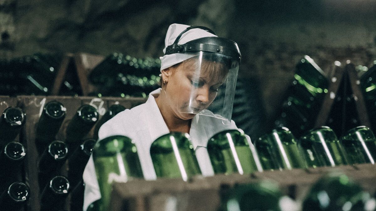 "Артвайнери" выпустили юбилейную 600-миллионную бутылку игристого вина
