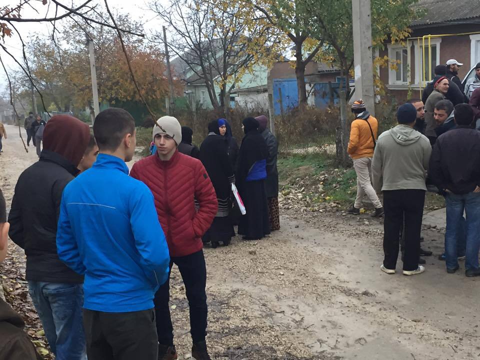 "Мовчіть про те, що відбувається": окупанти влаштували масштабні обшуки в Криму