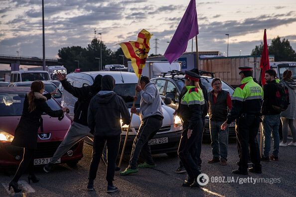 Захвачен вокзал: в Каталонии началась массовая забастовка