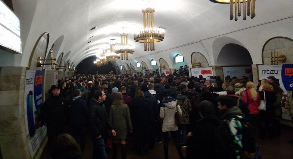 Ад в метро Киева: опубликованы кадры массовой давки
