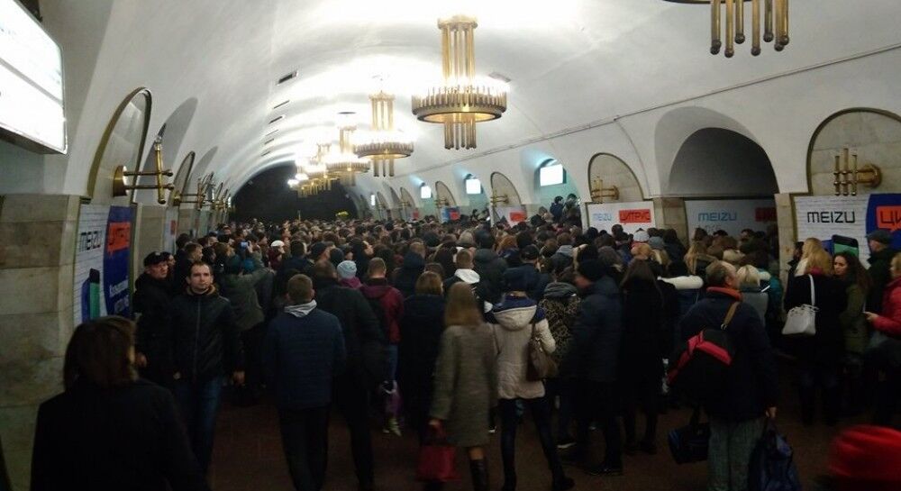 Ад в метро Киева: опубликованы кадры массовой давки