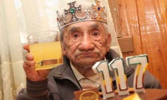  Никто не помнит: 121-летний чилиец стал заложником своего возраста