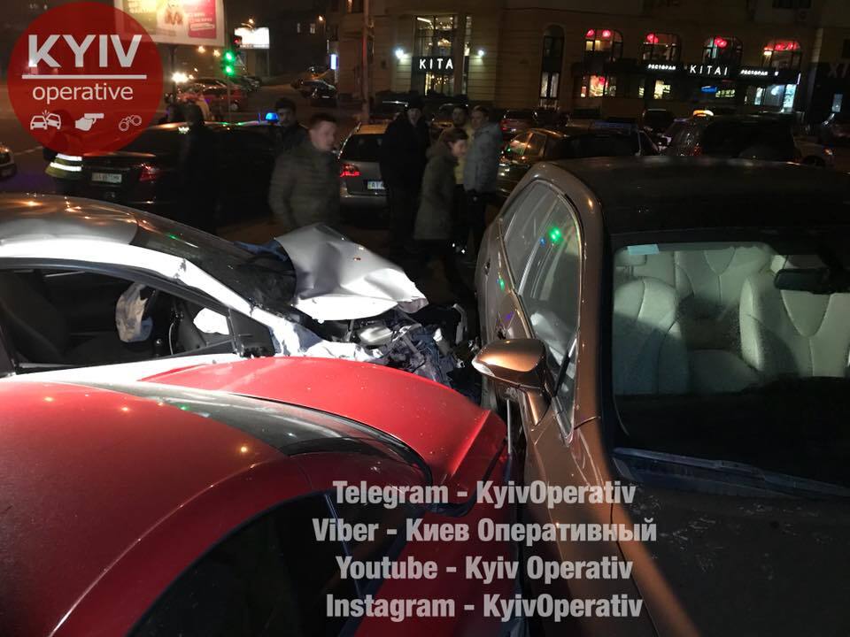 "Харьков ничему не научил": в Киеве такси Uber устроило масштабное ДТП