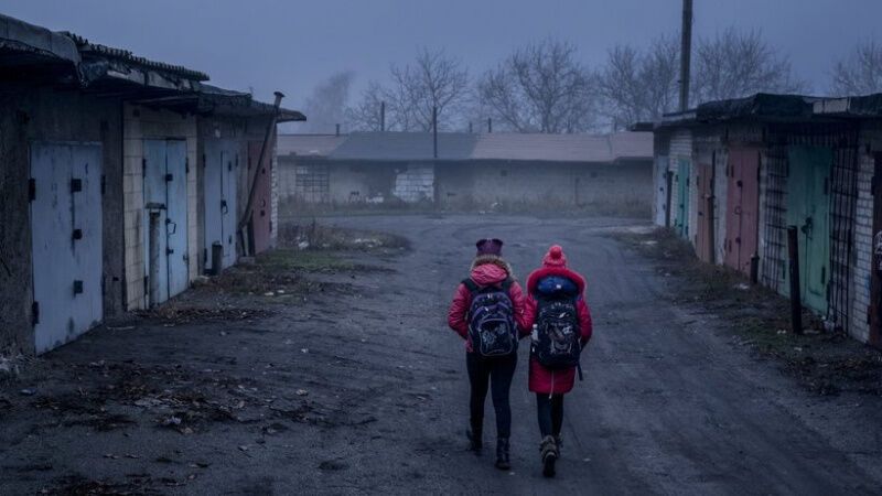 Сердце разрывается: в Германии одним фото показали всю жуть войны на Донбассе