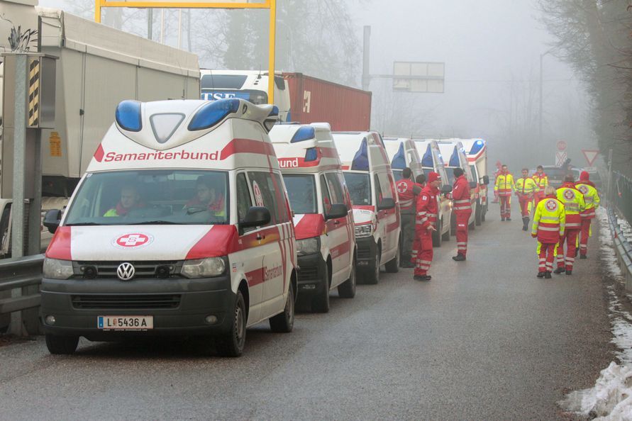 Десятки постраждалих: в Австрії на заводі стався витік хімікатів