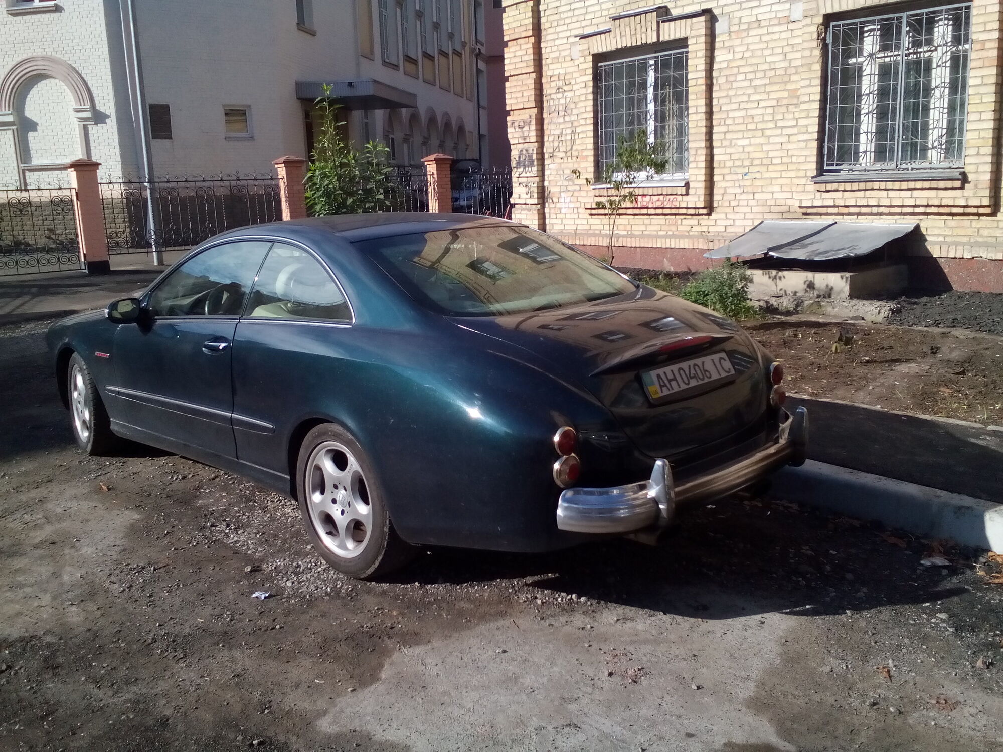 Українці зібрали з Mercedes і "Победи" дивовижний хот-род. Опубліковані фото