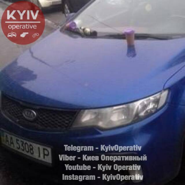 У Києві перехожі жорстко покарали нахабного героя парковки