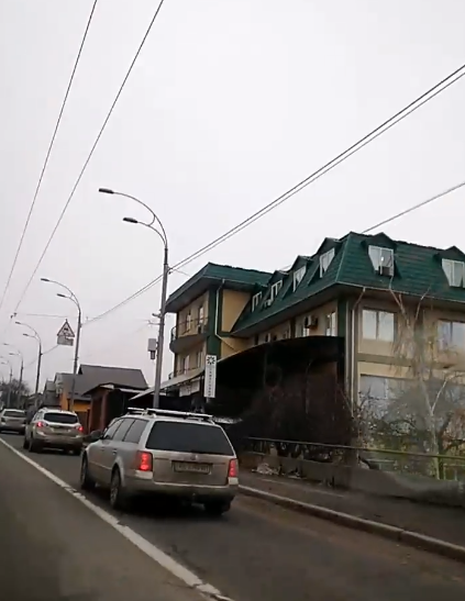 Правила не писані: в Києві нахабні автомобілісти потрапили на відео